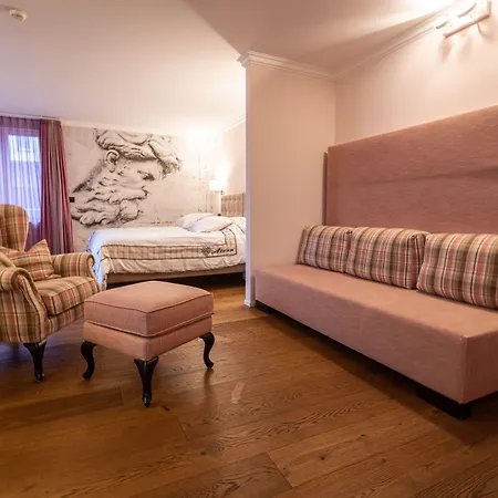Home Hotel Arosa