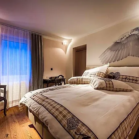Home Hotel Arosa מלון 3*