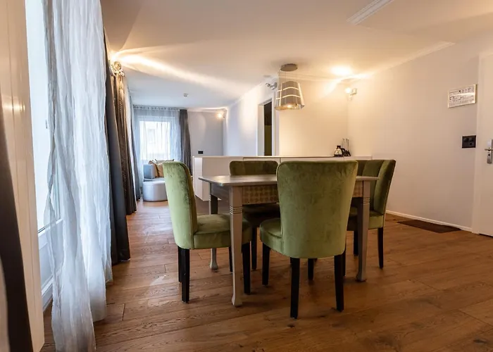 Home Hotel Arosa 3* ארוזה