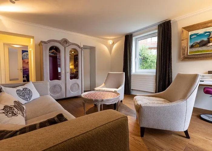 מלון Home Hotel Arosa