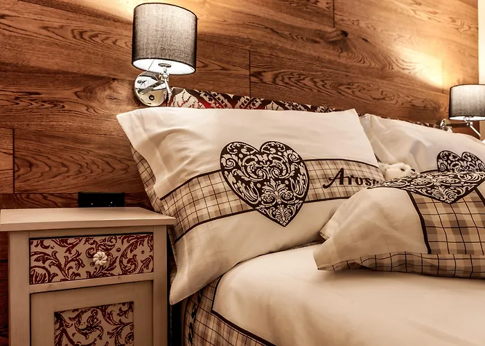 מלון Home Hotel Arosa 3*