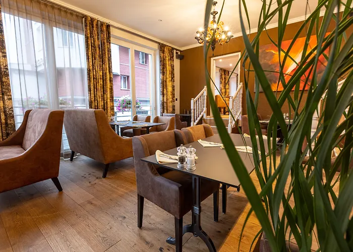 מלון Home Hotel Arosa 3*