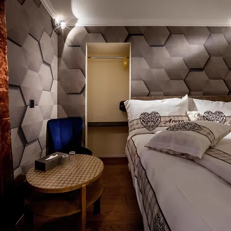 Home Hotel Arosa Szálloda