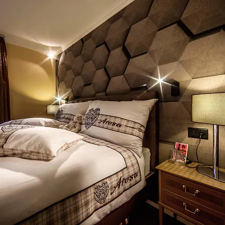 Home Hotel Arosa Hotell 3*