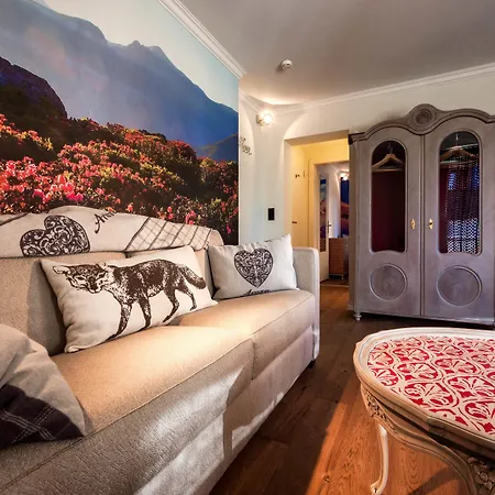 Home Hotel Arosa Hotell